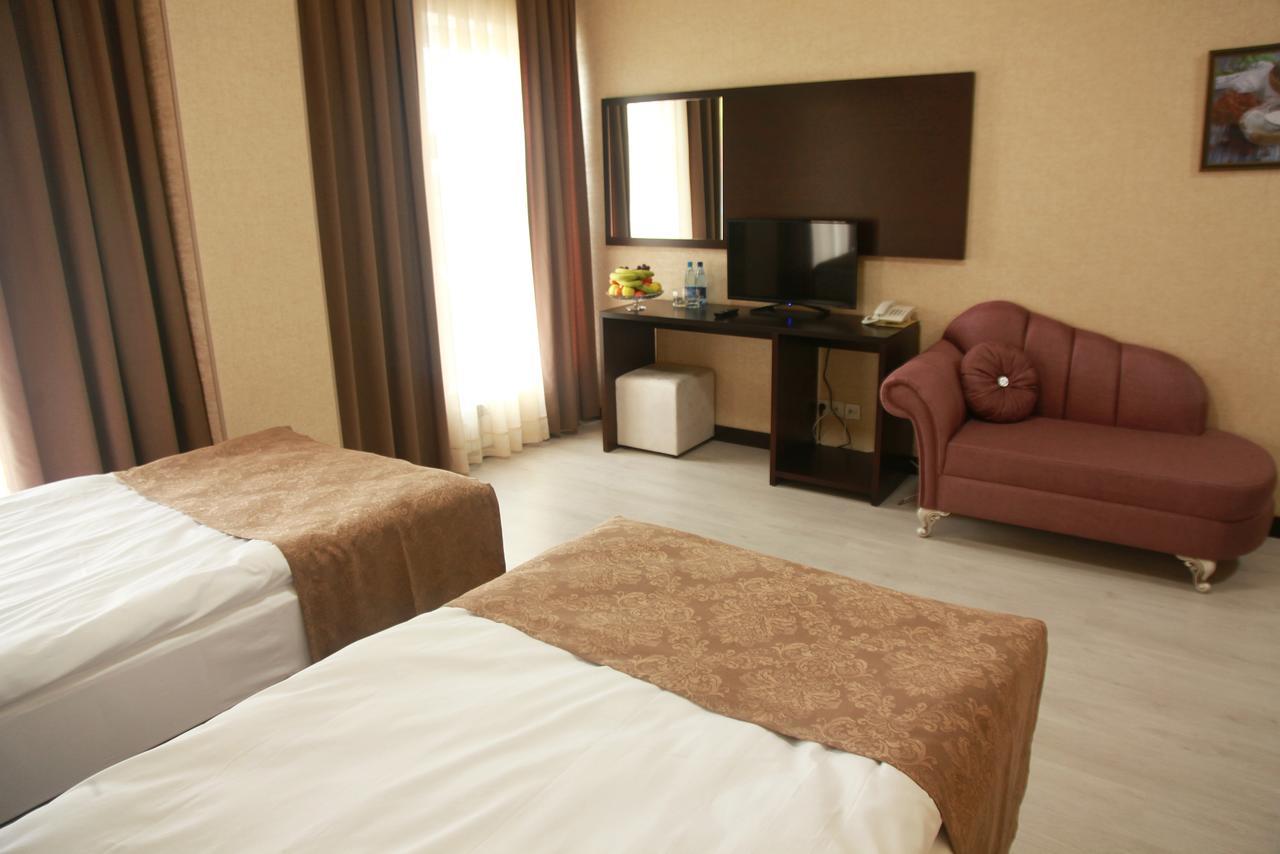 Karagat Hotel Karakol Dış mekan fotoğraf