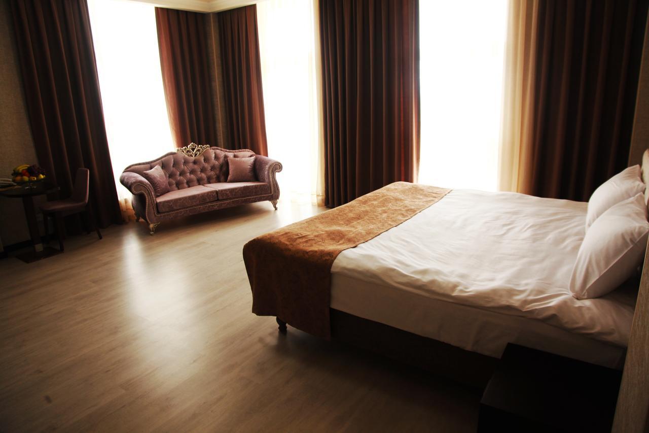 Karagat Hotel Karakol Dış mekan fotoğraf