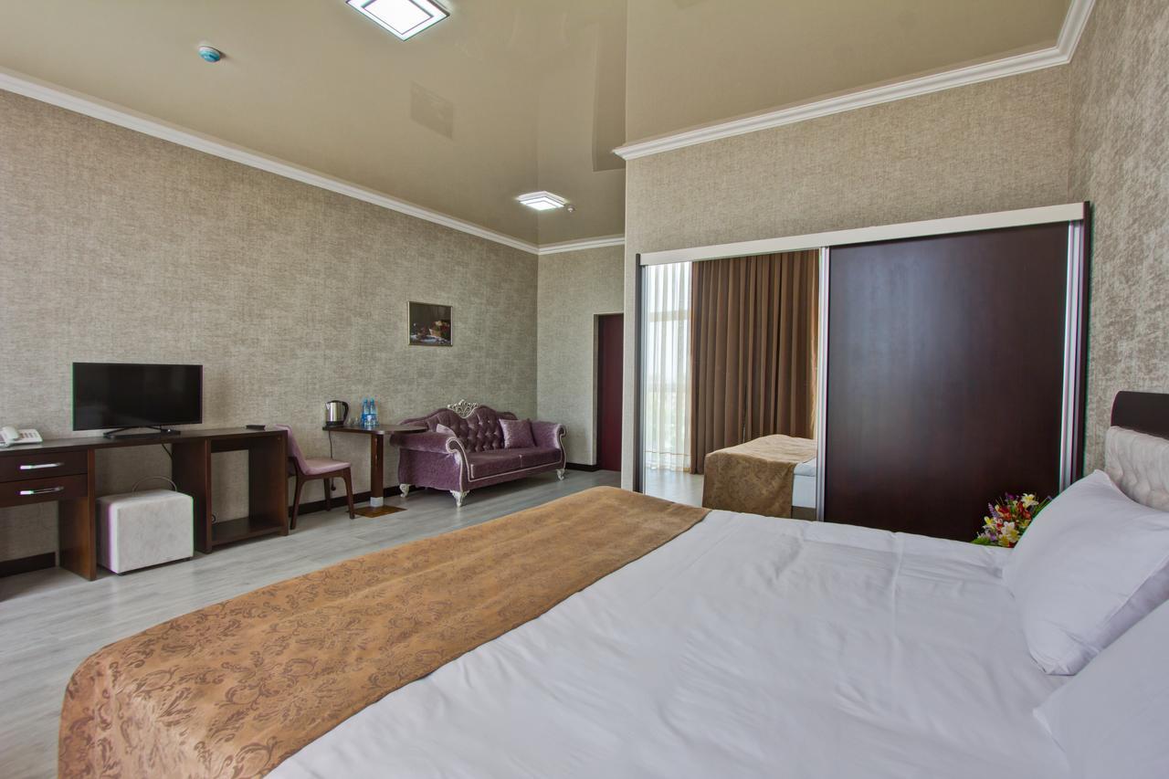 Karagat Hotel Karakol Dış mekan fotoğraf